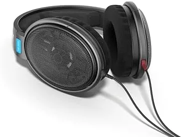 HD600 connected to a desktop headphone amplifier