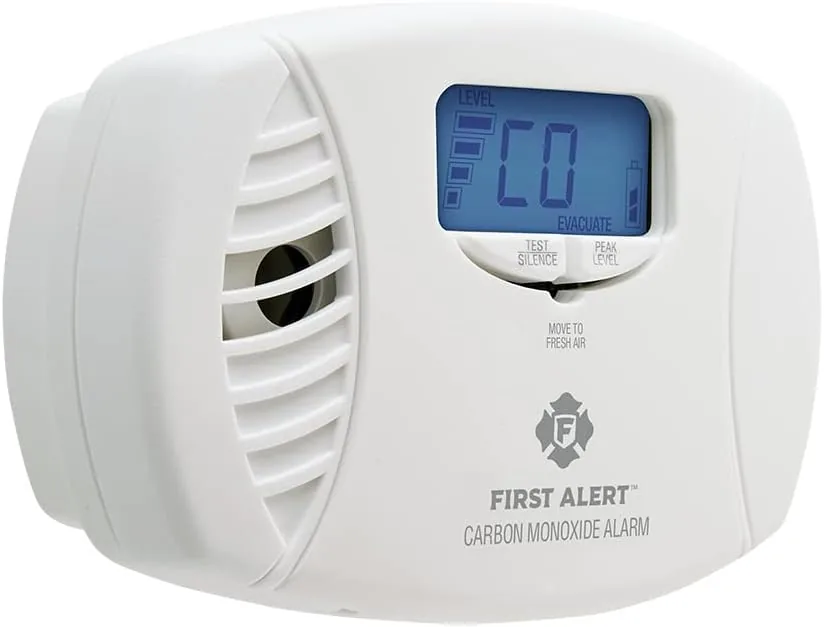 Close look at the First Alert Plug in Carbon Monoxide Alarm with Digital Display build quality