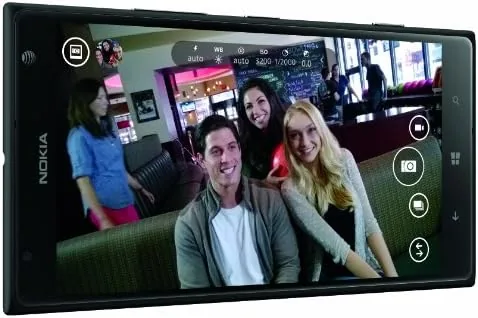 Lumia Camera app showing manual controls on the Lumia 1520