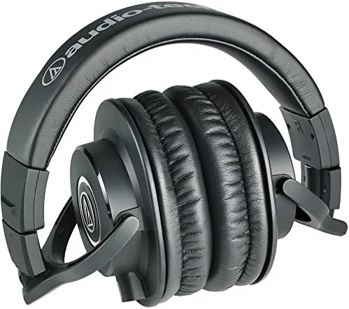 The ATH-M40x compared with the M50x in a side by side shot