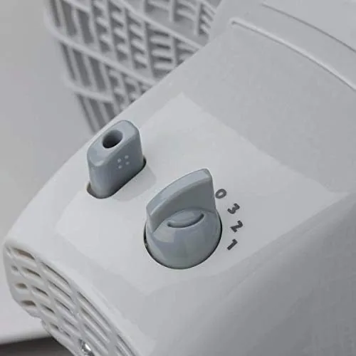 A ribbon streamer showing airflow from the Lasko 2526 at a distance