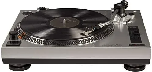 A vinyl record spinning on the C100A-SI with the tonearm in the groove