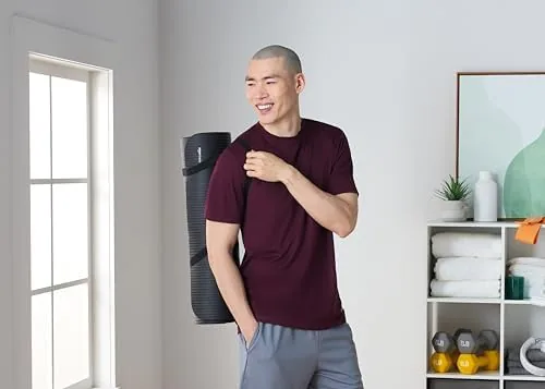 Another view of the Amazon Basics Extra Thick Exercise Yoga Mat with Carrying Strap