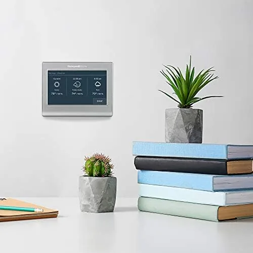 Close up of the touch screen showing the temperature and mode controls