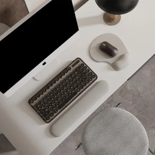 Close look at the Office Mousepad with Gel Wrist Support - Ergonomic Gaming Desktop build quality