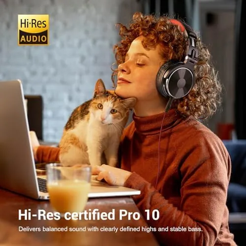 Another view of the OneOdio Wired DJ Hi-Res Over-Ear Headphones for PC, Keyboard Guitar