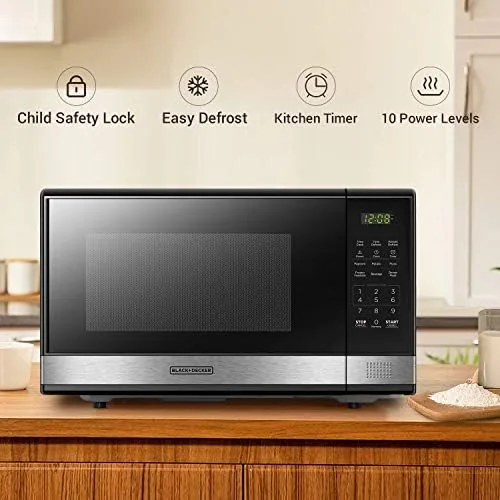 Auto cook preset buttons on the BLACK+DECKER microwave keypad