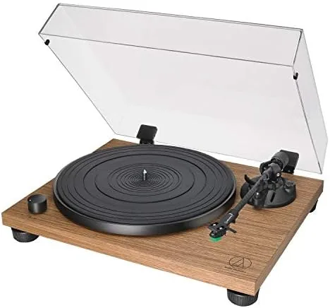 Close look at the Audio-Technica AT-LPW40WN Fully Manual Belt-Drive Turntable, 2 Speeds, Dynamic Anti-Skate build quality