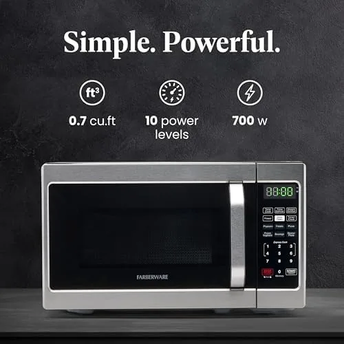 Control panel and digital display on the Farberware microwave