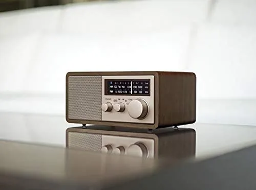 Another view of the Sangean WR-16SE AM/FM/Bluetooth/Aux-in/USB Phone Charging 45th Anniversary Special Edition Wooden