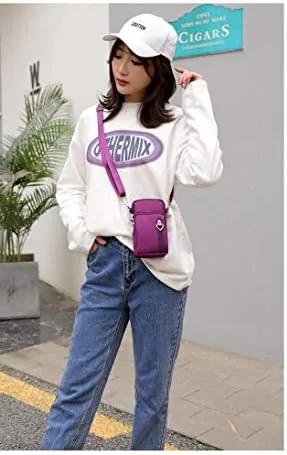 Close look at the VINAIDA Small Crossbody Wallet Phone Bag Women Mini Crossbody Purse build quality