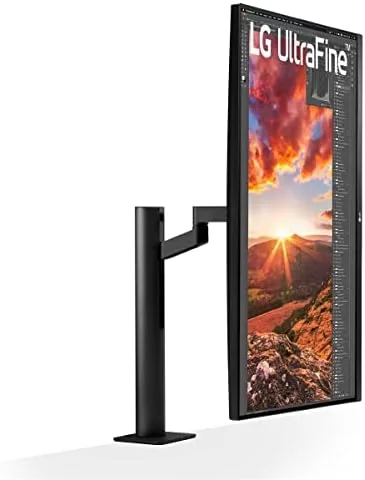 Comparison of the LG 32UN880-B with a standard stand monitor and a creative monitor
