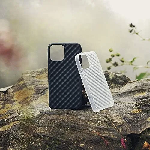Close look at the CASE-MATE PELICAN - ROGUE Series - Case for iPhone 12 build quality