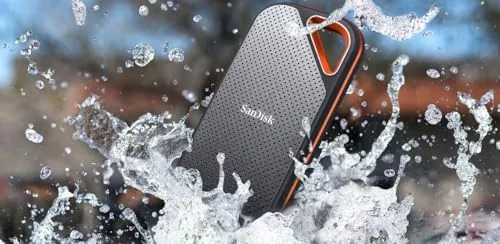 Close up of the SanDisk Extreme PRO rubberized shell and USB-C port
