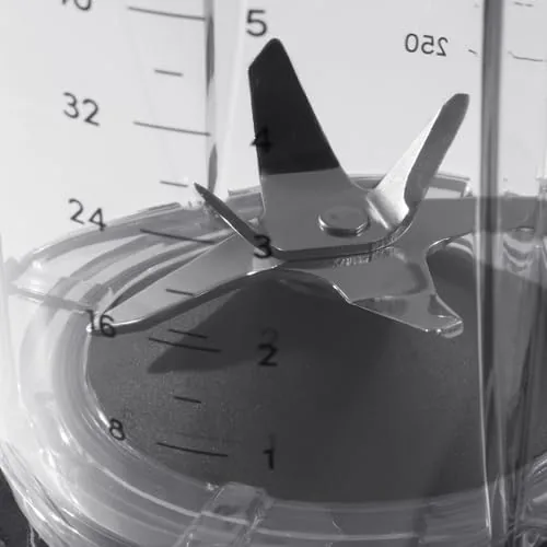 Close up of the nutribullet control dial and pitcher lock