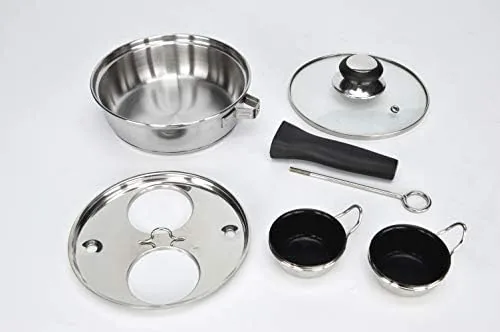 The RUNZI poacher pan packed flat in a kitchen drawer