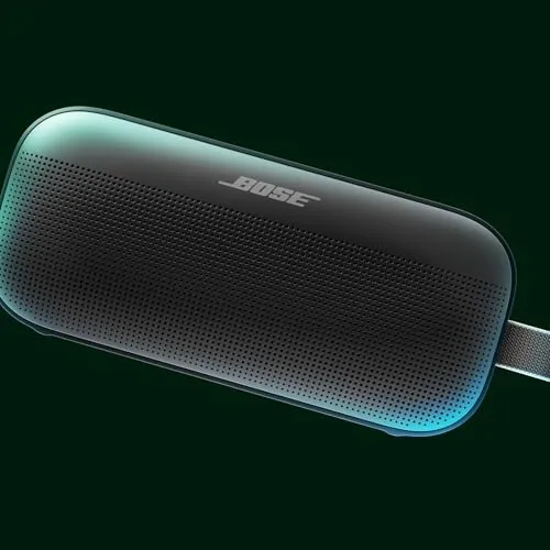 Close-up of the Bose SoundLink Flex fabric style finishes and buttons