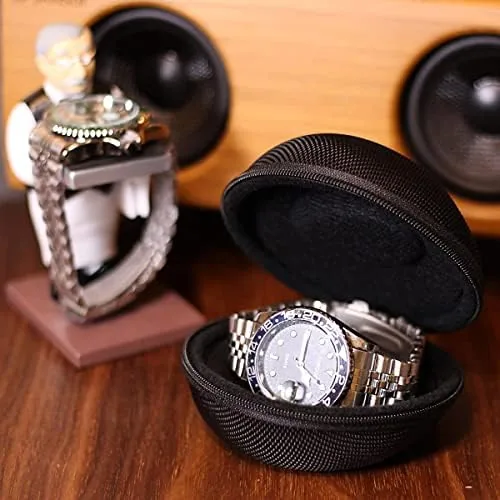 Close look at the Watch Travel Case for Men and Women Portable Single Watch build quality