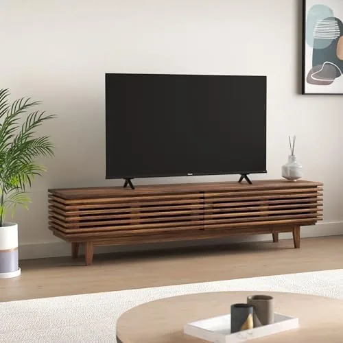 Close look at the Hisense 50-Inch Class R6 Series 4K UHD Smart Roku TV build quality