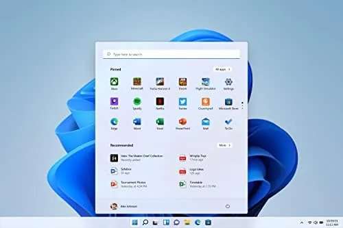 Close look at the Microsoft Windows 11 (USB) build quality