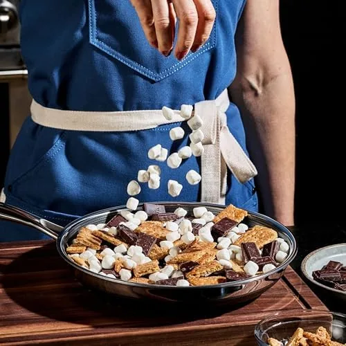 Close up of the hexagonal pattern on the inside of the HexClad pan