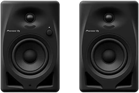 Close look at the Pioneer DJ DM-40D 4-inch Active Desktop Monitor Speakers, Pair, Black build quality