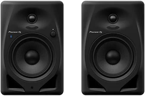 Close look at the Pioneer DJ DM-50D-BT 5-inch Active Monitor Speakers, Bluetooth, Pair build quality