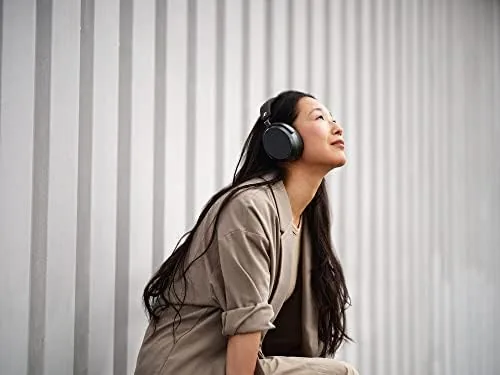 Close-up of the Sennheiser Momentum 4 ear cushion and fabric headband