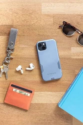 Close look at the OtterBox iPhone 14 Pro Max Commuter Series Case - Black build quality