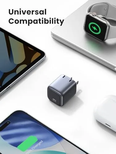 The UGREEN 30W USB C Charger for iPhone 17, Nexode Foldable in real use