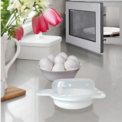 Close up of the vented lid and handle of the microwave egg cooker