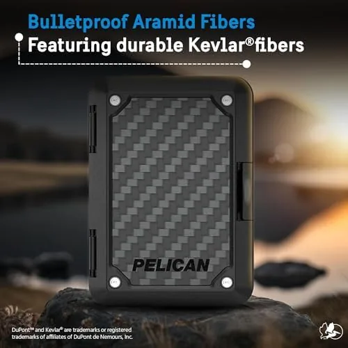 Close look at the Pelican MagSafe Wallet with RFID Blocking for Cards and Cash build quality