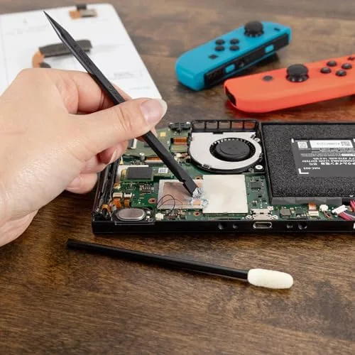 Another view of the iFixit Precision Cleaning Kit - Phone, Laptop, Tablet