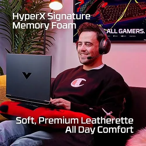 The HyperX Cloud III Wireless being moved during a game