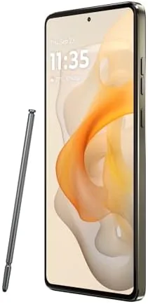 Moto G Stylus 5G in hand showing a photo taken with the 50MP camera