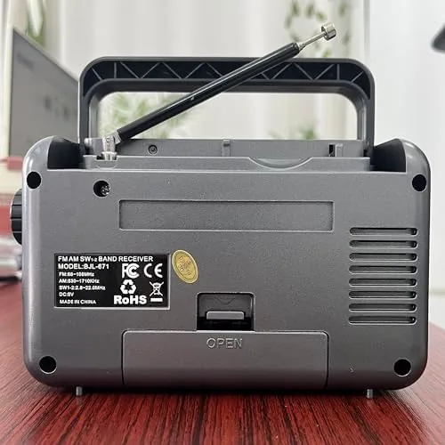 Testing the Portable AM/FM Transistor Radio with Loud Speaker, Battery or USB over two weeks