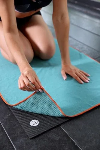 Another view of the Eunzel Hot Yoga Towel - Microfiber Non Slip Yoga Mat