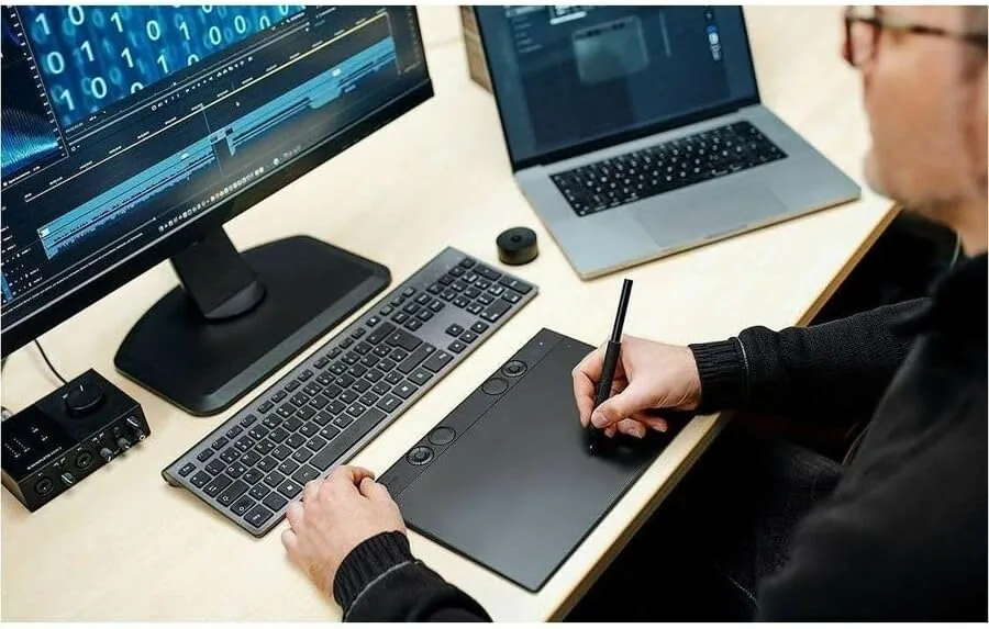 Close look at the Wacom Intuos Pro Medium, Bluetooth Graphic Drawing Tablet with ProPen build quality