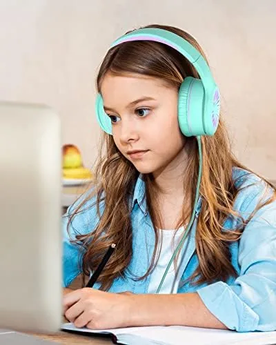 Close look at the ELECDER i45 Kids Headphones Wired, On-Ear Headphones for School Teen build quality