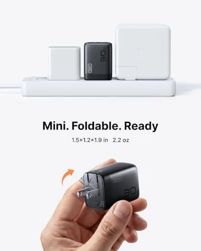 Another view of the INIU 30W GaN Fast Charging USB C Charger, Block with
