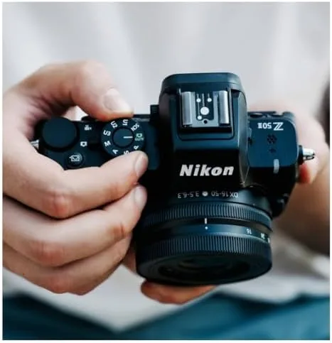 The two lens kit beside a single lens camera bundle for comparison