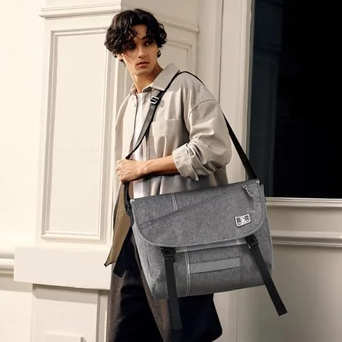 Close look at the Messenger Bags for Women 17 Inch Laptop Crossbody Bags for build quality