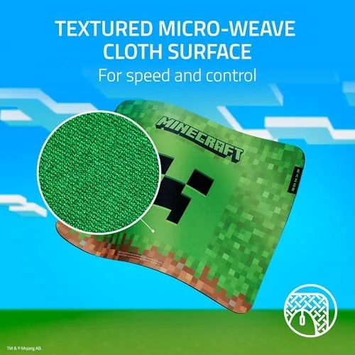 The Razer Gigantus V2 Cloth Gaming Mouse Pad (Medium), Minecraft Edition in real use