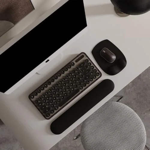 Close look at the ErgoFlow Gel Wrist Rest Mouse Pad - Ergonomic Cushion for build quality