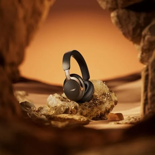 Unboxing the Bose QuietComfort Ultra with the carrying case