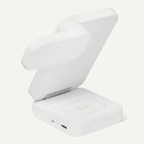 Detail shot of the Amazon Basics MagSafe Compatible 25W Fast Charging Qi2.2 Certified 3-in-1 features