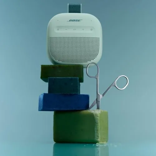 Close look at the Bose SoundLink Micro Portable Bluetooth Speaker (2nd Gen), Wireless Outdoor build quality